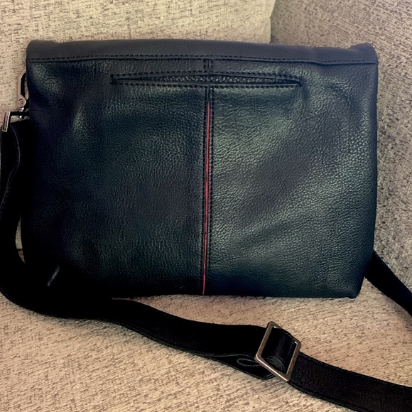 Hammitt VIP Medium & Ruched Strap in Black w/Skylight Blue Zip!! RARE!!! ✨✨ - Picture 2 of 10